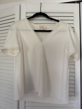 Sezane Cream V-Neck Lace-Trim Short Sleeve Top